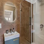 New! Luxury With Jacuzzi 20 Near The Sea Lägenhet