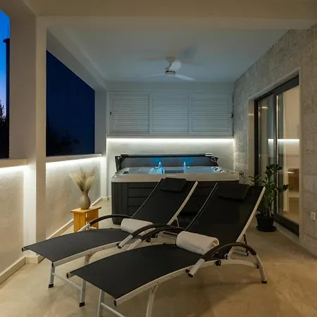 New! Luxury With Jacuzzi 20 Near The Sea 아파트 *