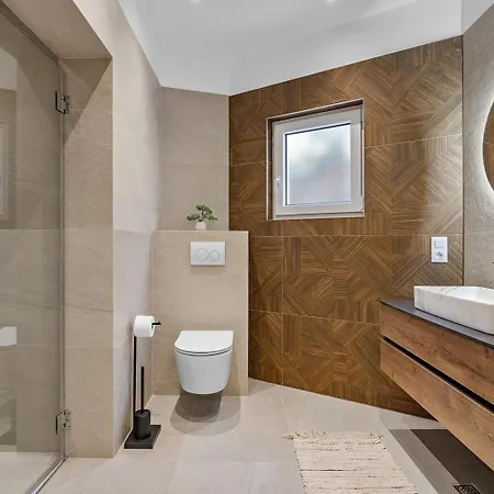 New! Luxury With Jacuzzi 20 Near The Sea Duce