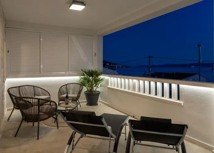 New! Luxury With Jacuzzi 20 Near The Sea Apartment